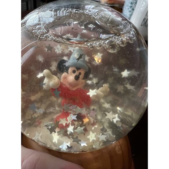 First Limited Edition Disney Crystal Snow Globe Collection Mickey Mouse Stars - Picture 8 of 11